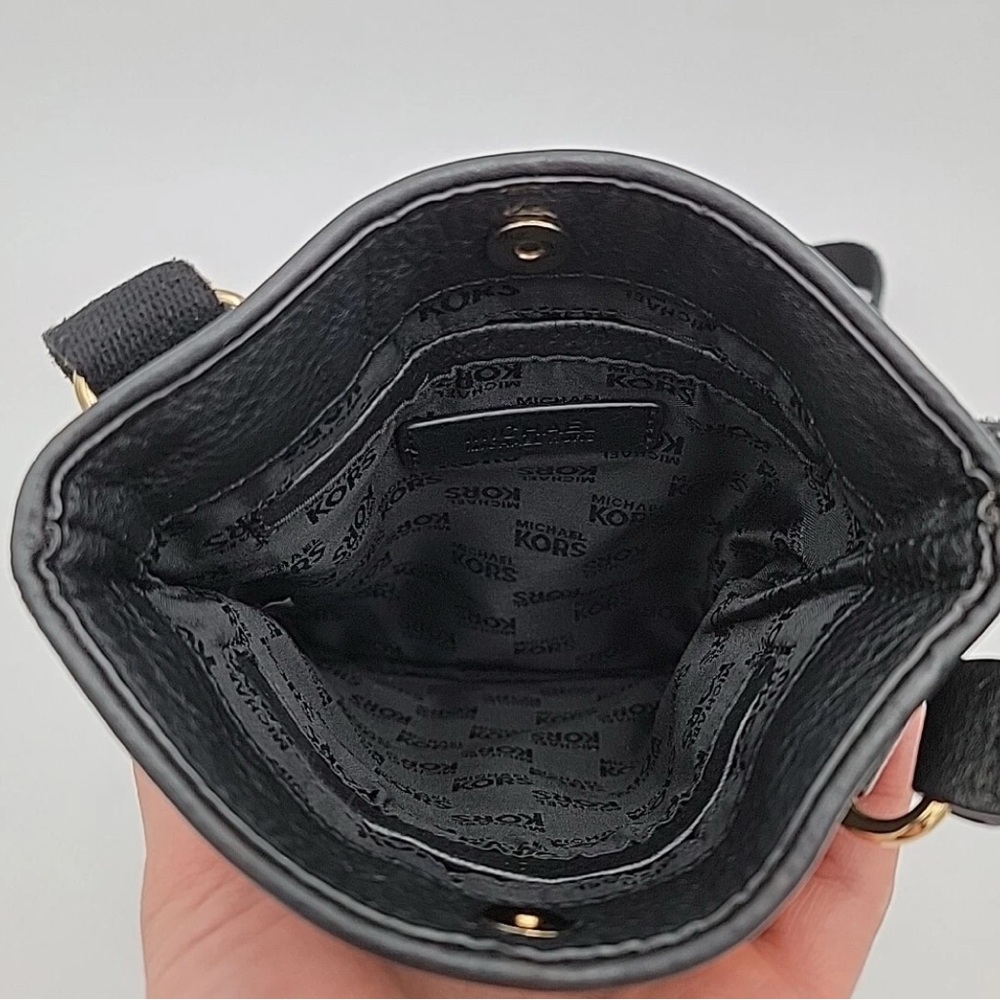 Michael Kors Black Crossbody‎ Bag with Gold Logo - Picture 5 of 12